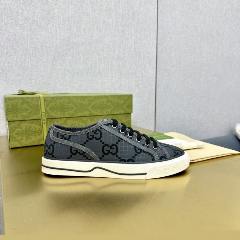 G*u*i casual shoes